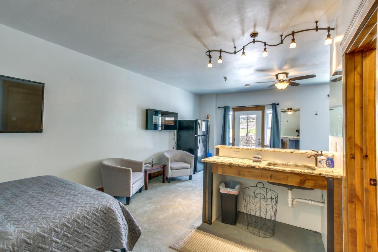 Central Lava Hot Springs Studio With Deck And Views! 외부 사진